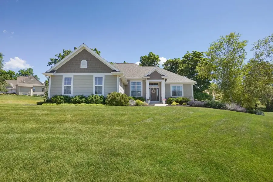 W279N8618 Twin Pine CIRCLE, Hartland, WI 53029 - #2