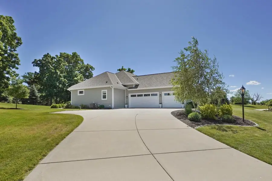 W279N8618 Twin Pine CIRCLE, Hartland, WI 53029 - #3