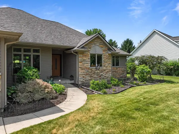 403 Fair Oaks DRIVE, Williams Bay, WI 53191