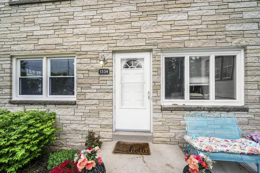 1334 Manitoba AVENUE, South Milwaukee, WI 53172 - #2