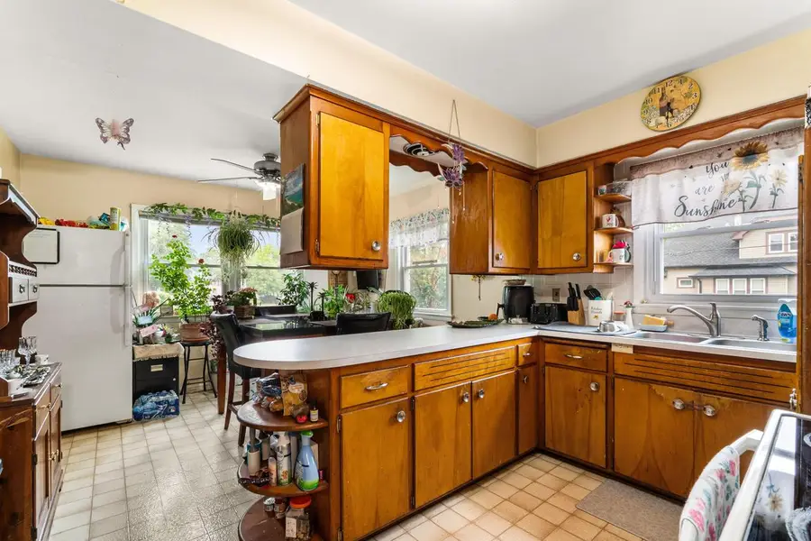 1334 Manitoba AVENUE, South Milwaukee, WI 53172 - #3
