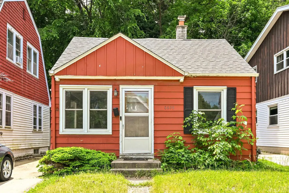 6633 Hillside LANE, Wauwatosa, WI 53213 - #1