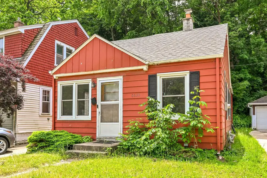 6633 Hillside LANE, Wauwatosa, WI 53213 - #2