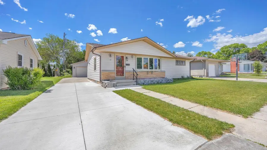 2327 Ontario AVENUE, Sheboygan, WI 53081 - #3