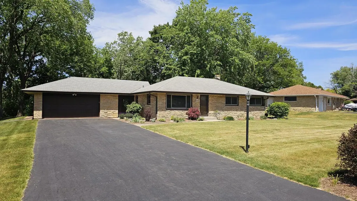 N102W15320 Venus COURT, Germantown, WI 53022 - #1