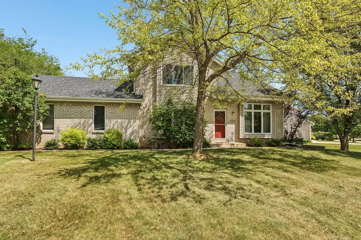 3332 E Debbie DRIVE, Oak Creek, WI 53154 - #1