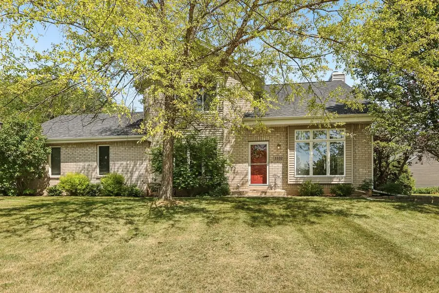 3332 E Debbie DRIVE, Oak Creek, WI 53154 - #3