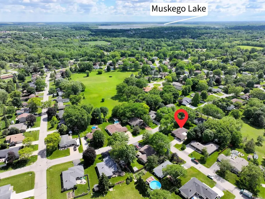 W133S6873 Bristlecone COURT, Muskego, WI 53150 - #2