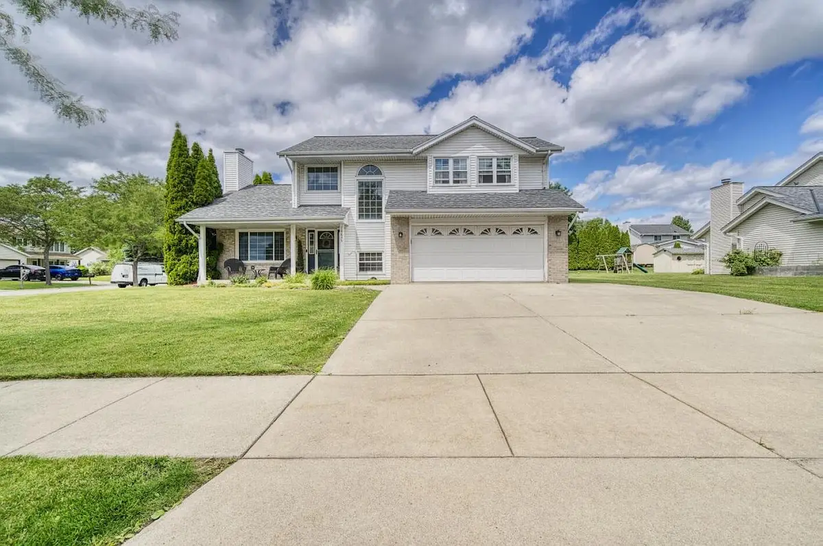 10635 S Shepard AVENUE, Oak Creek, WI 53154 - #1
