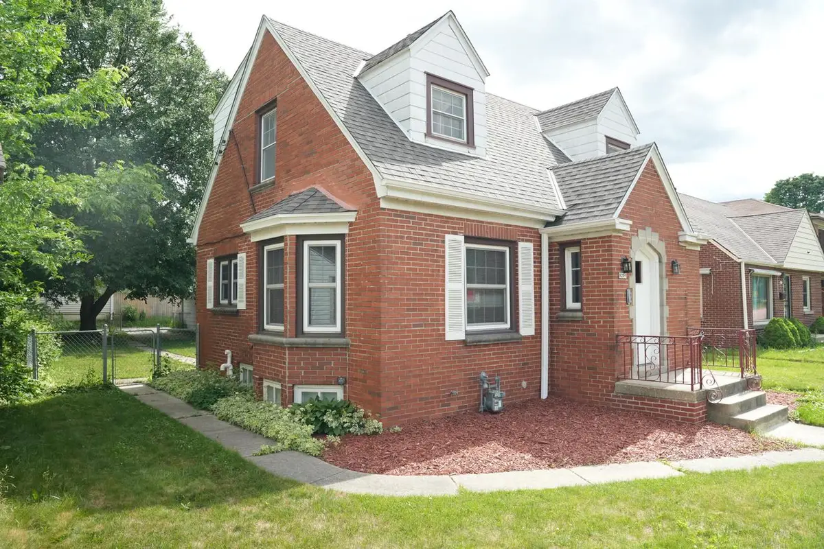 8209 W Burleigh STREET, Milwaukee, WI 53222 - #1