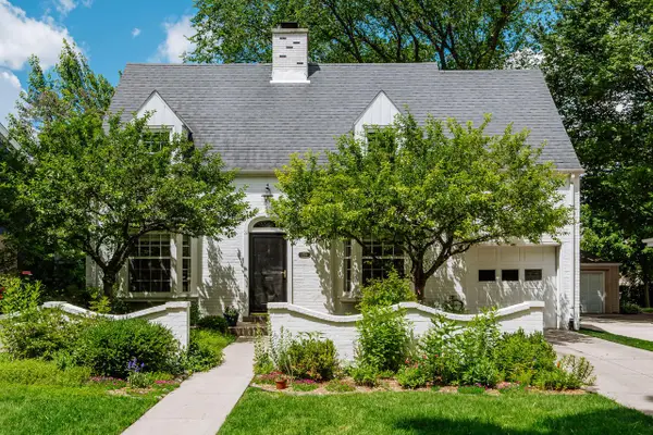 2559 N 86th STREET, Wauwatosa, WI 53226
