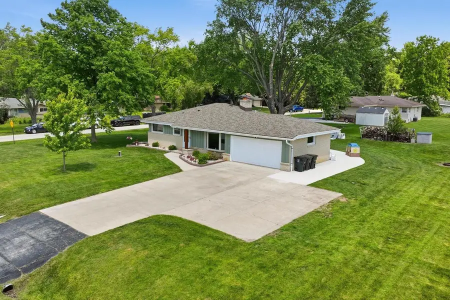 11610 W Sunnybrook ROAD, Franklin, WI 53132 - #2