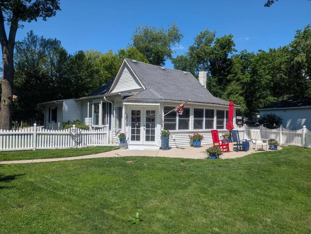 2432 North Shore DRIVE, Delavan, WI 53115 - #1