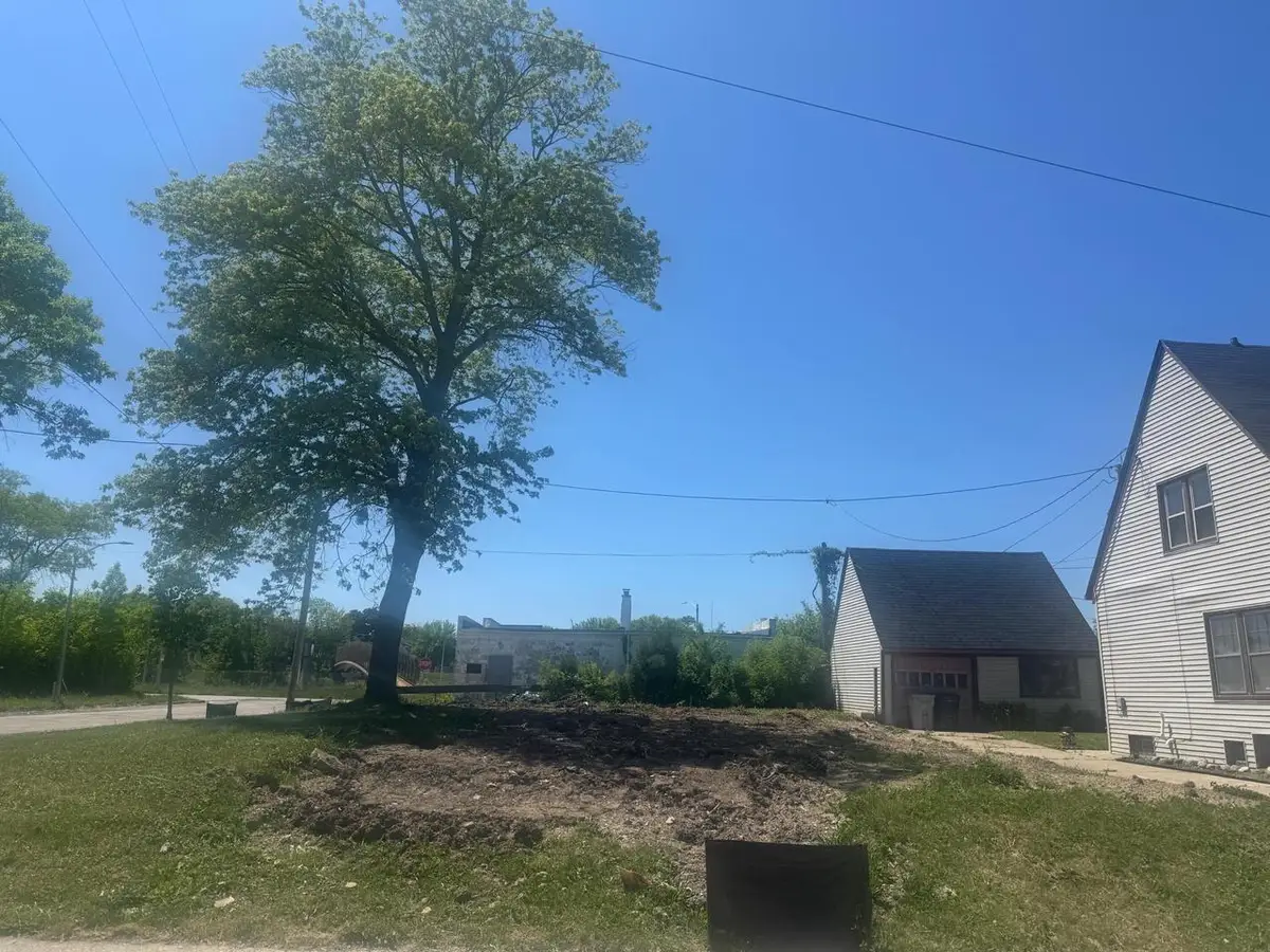 3803 N 7TH STREET, Milwaukee, WI 53212 - #1