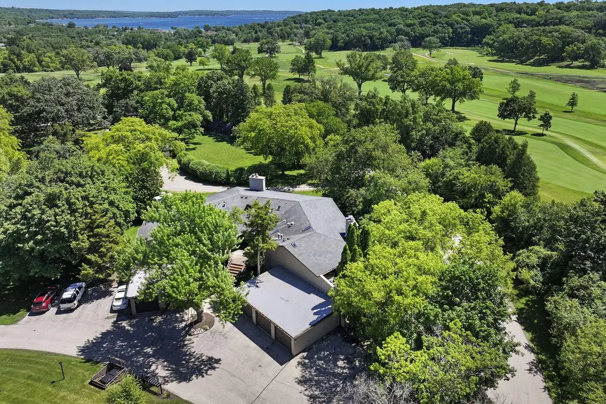 880 Windsor DRIVE #J3, Fontana, WI 53125 - #1