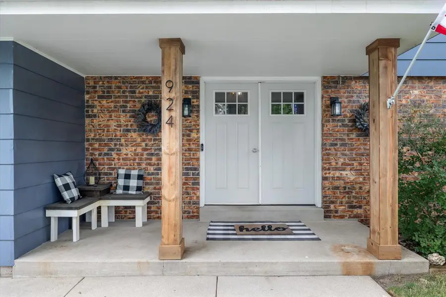 924 Marquette ROAD, Hartland, WI 53029 - #2