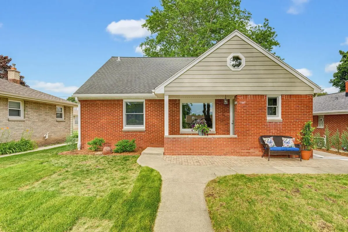 3608 N 101st STREET, Wauwatosa, WI 53222 - #1