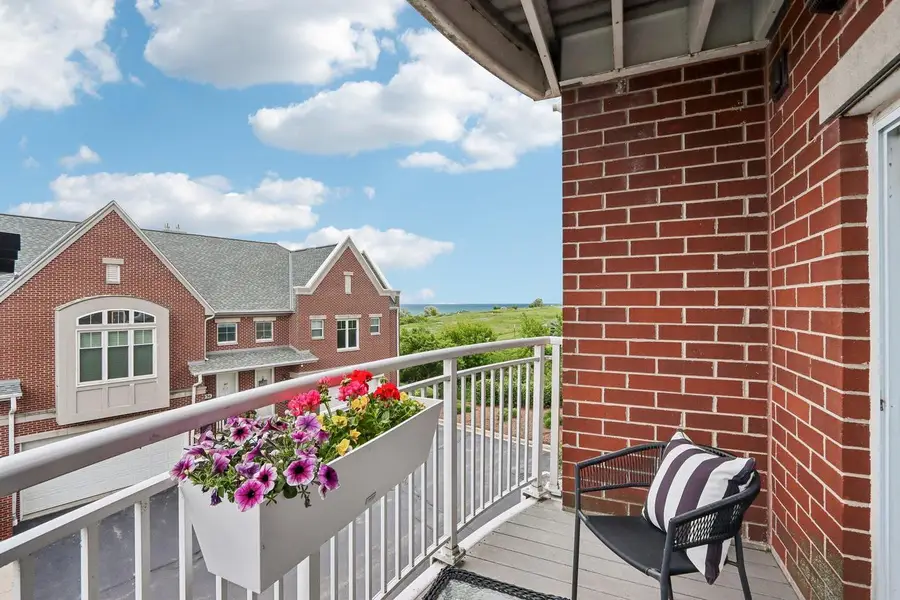 3930 S Lake DRIVE #109, Saint Francis, WI 53235 - #3