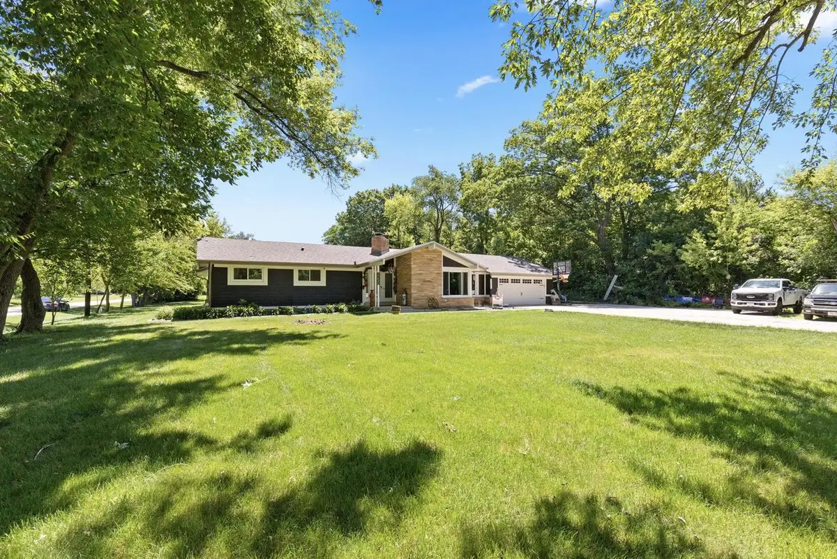 3290 S Johnson ROAD, New Berlin, WI 53146 - #1