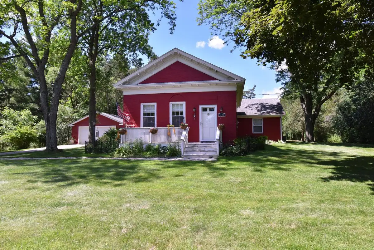 1123 S Utica ROAD, Summit, WI 53066 - #1