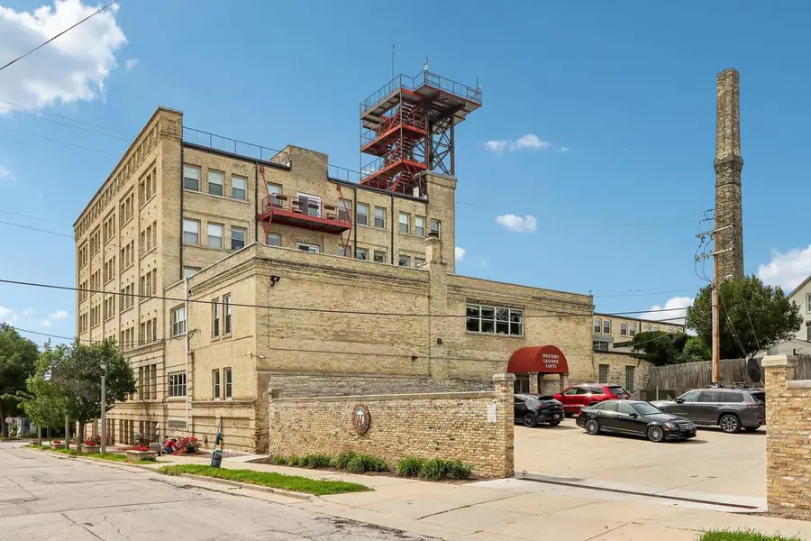 904 E Pearson STREET #122, Milwaukee, WI 53202 - #3