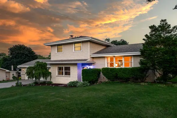 21485 Belgren ROAD, Waukesha, WI 53186