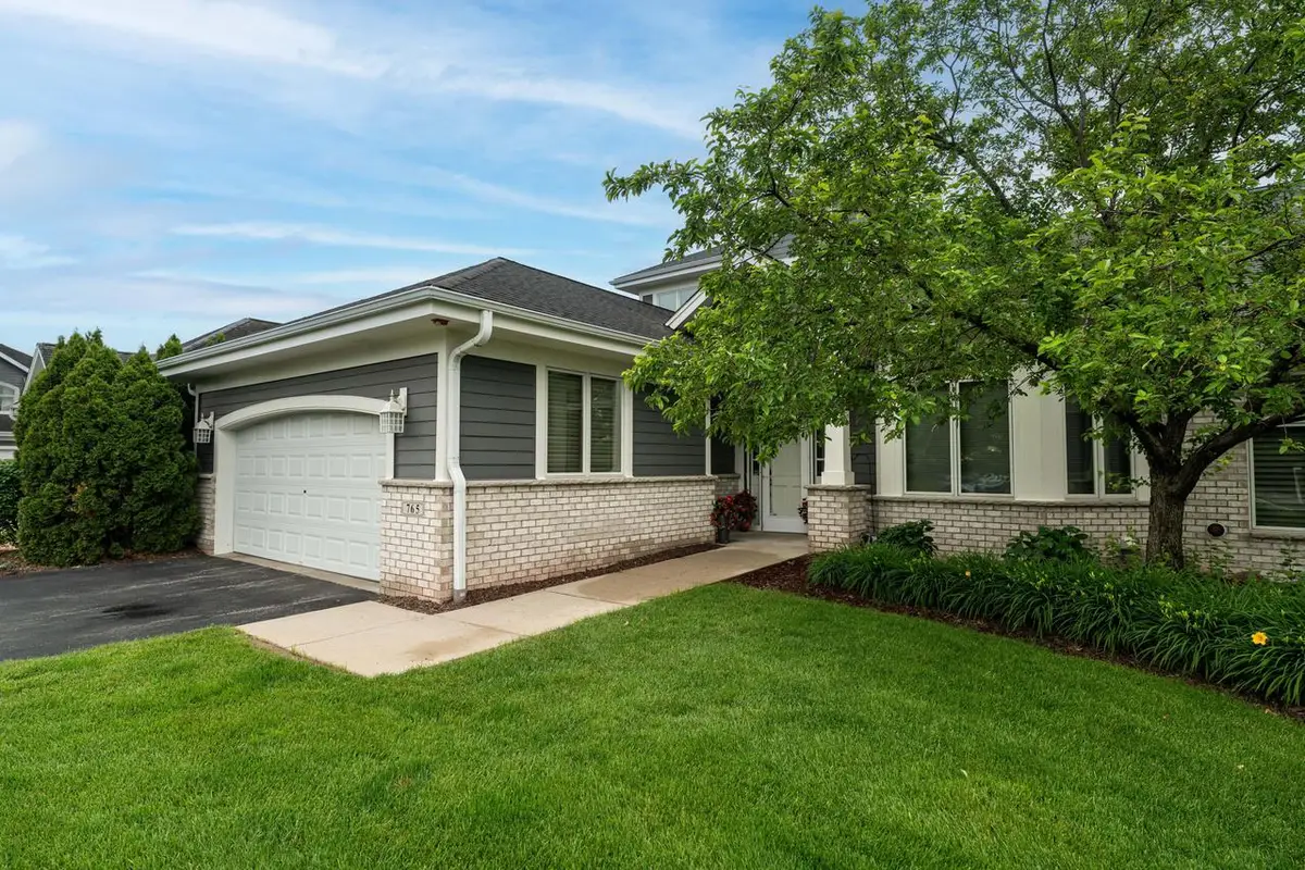 765 Bay COURT #B, Brookfield, WI 53005 - #1