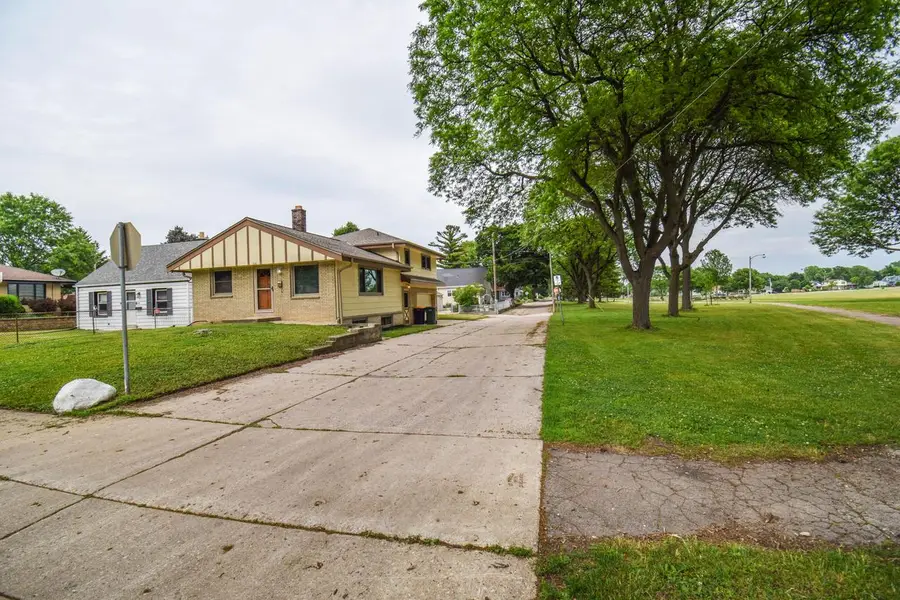 836 S 95th STREET, West Allis, WI 53214 - #2