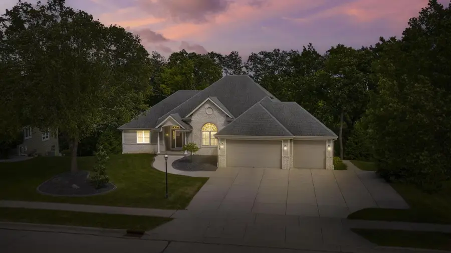 315 Prairie Song DRIVE, Waukesha, WI 53188 - #2