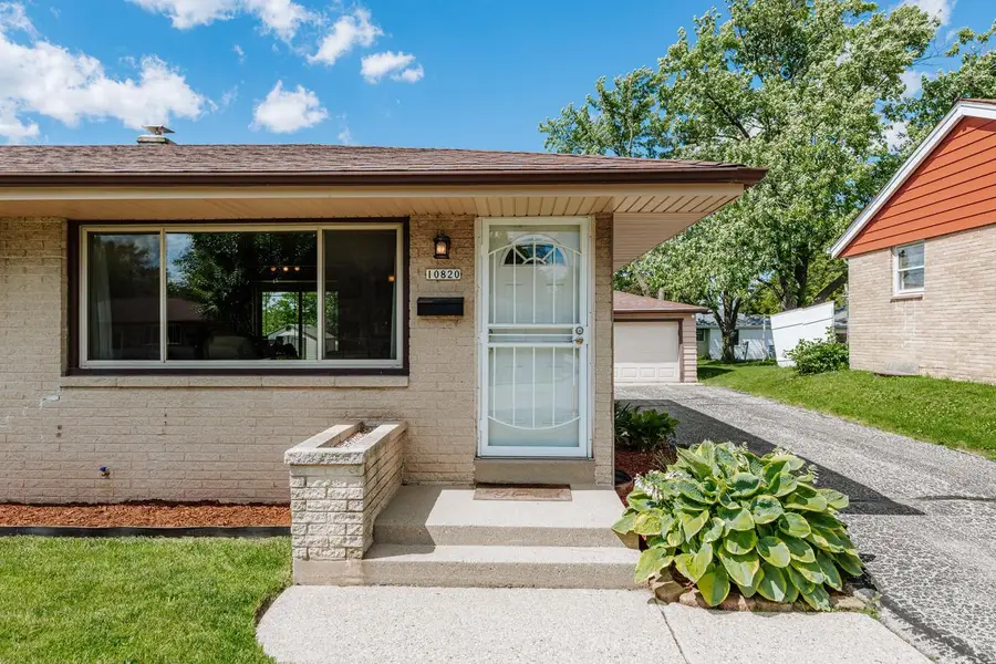 10820 W Stark STREET, Milwaukee, WI 53225 - #3