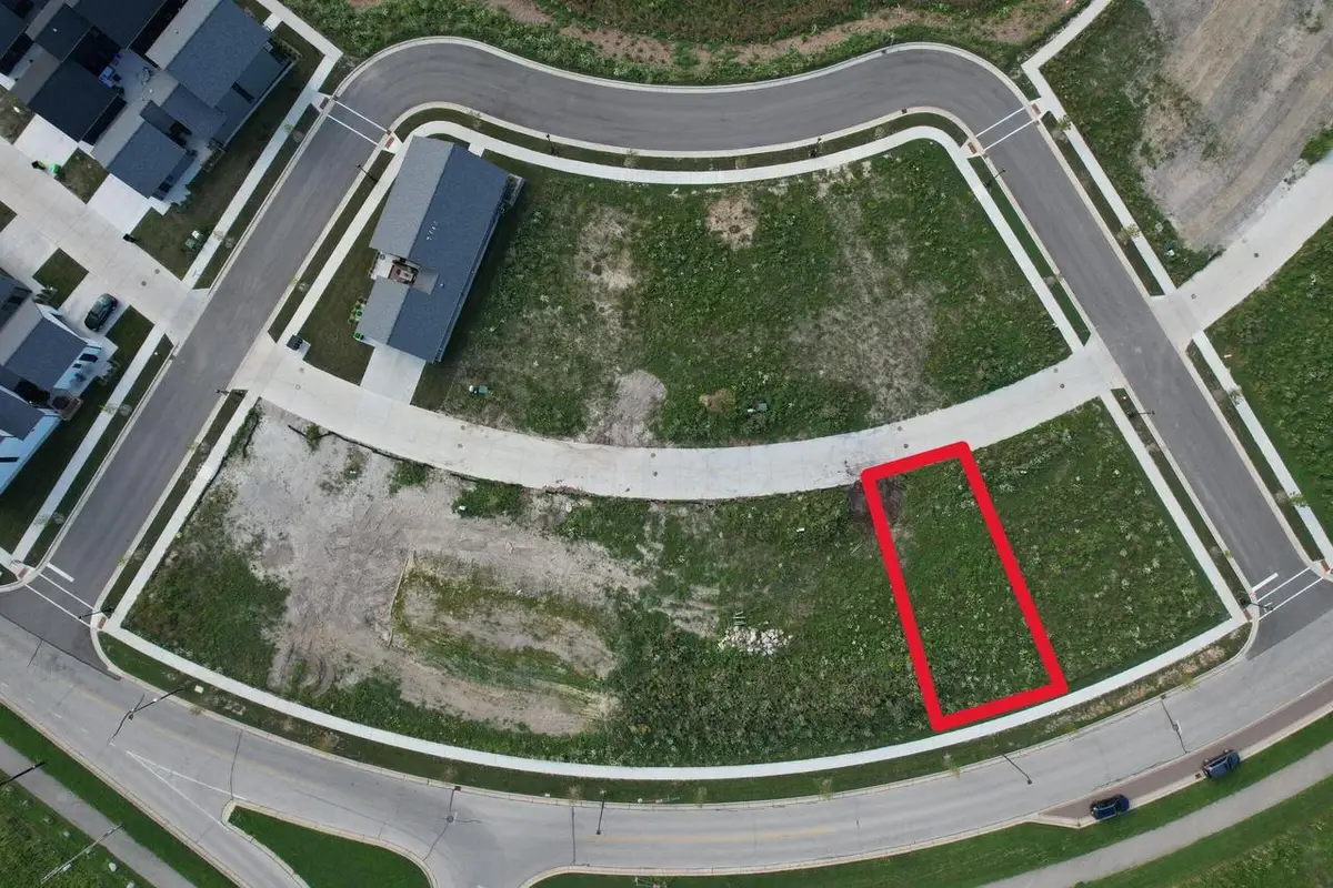 9463 E LAKE VISTA PARKWAY, Oak Creek, WI 53154 - #1