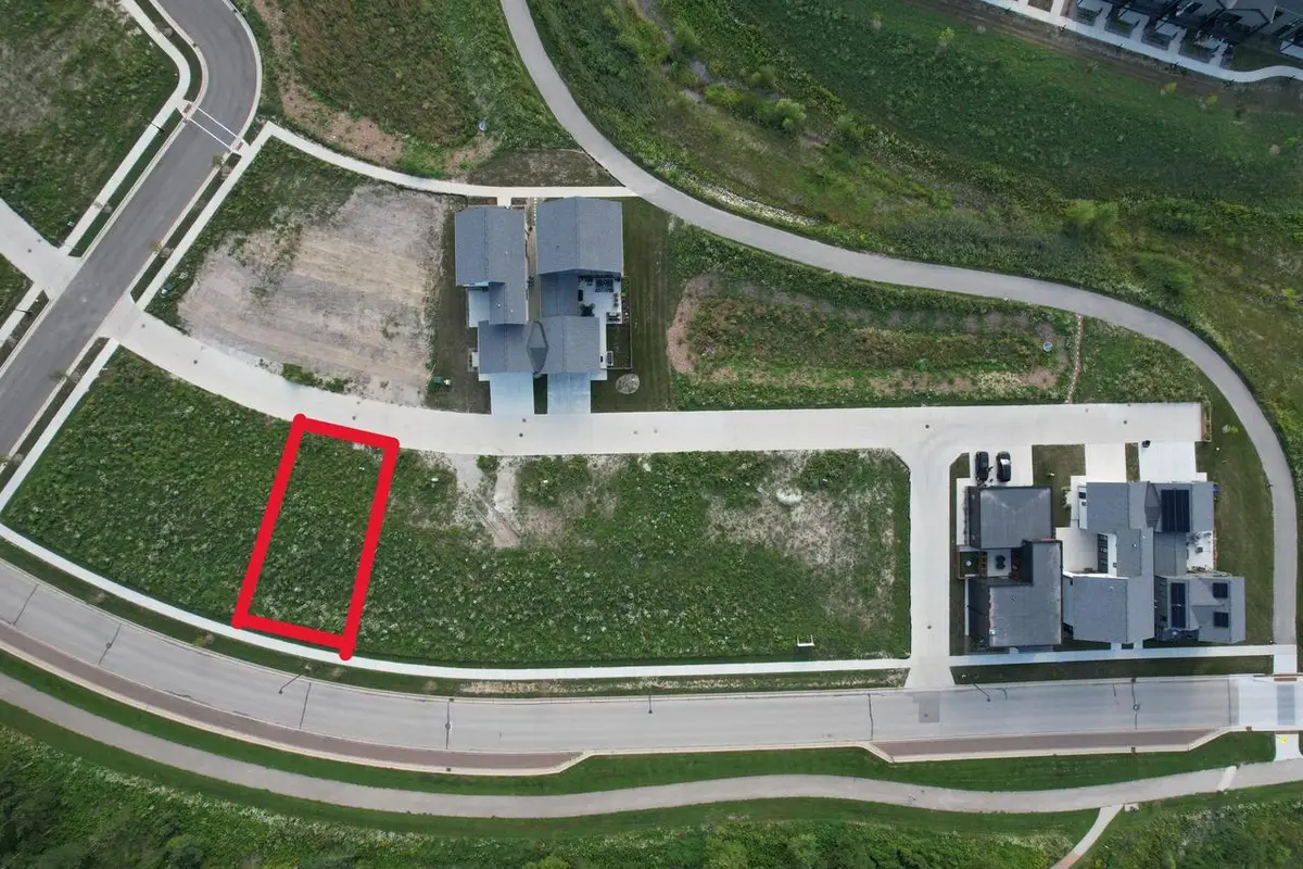 9407 S LAKE VISTA PARKWAY, Oak Creek, WI 53154 - #1