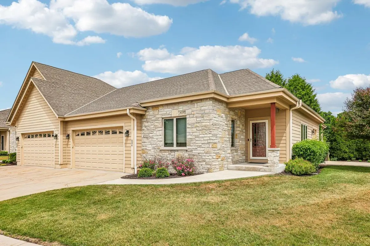 534 Garden Prairie DRIVE #7, Waukesha, WI 53186 - #1