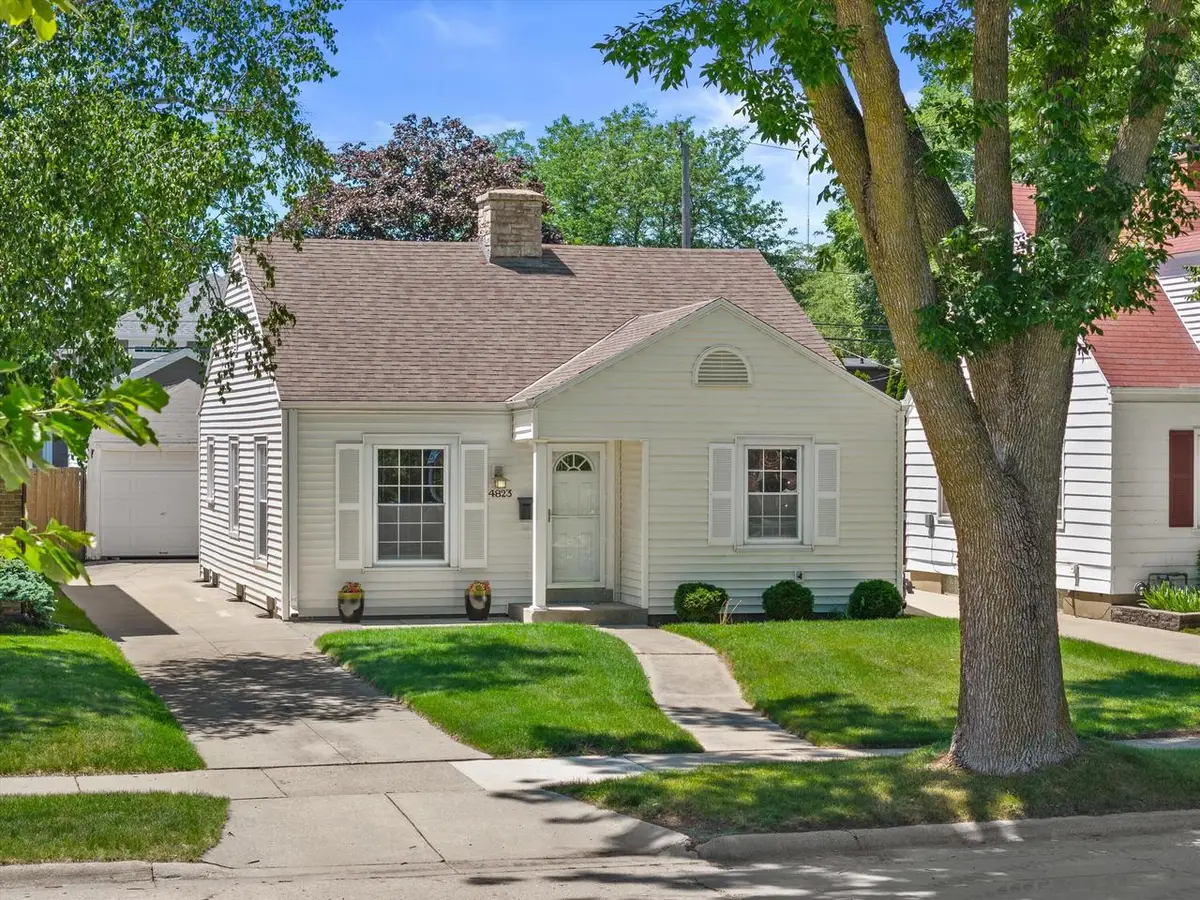 4823 N Hollywood AVENUE, Whitefish Bay, WI 53217 - #1