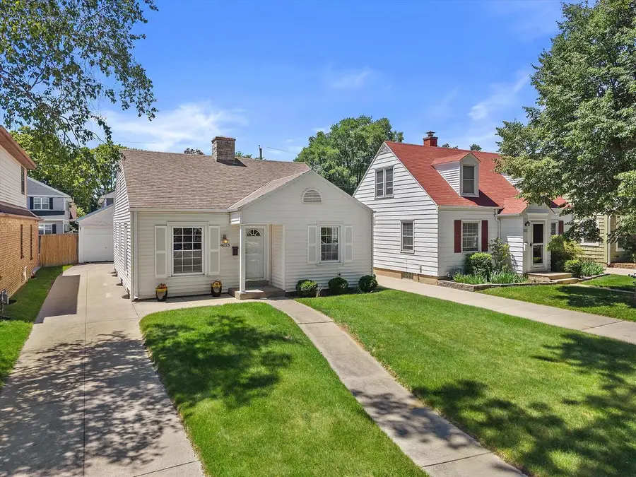 4823 N Hollywood AVENUE, Whitefish Bay, WI 53217 - #3