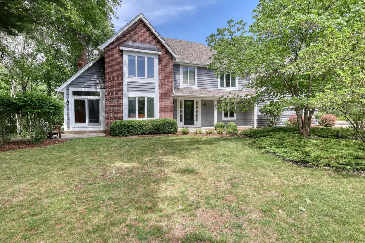1248 N Lost Woods ROAD, Summit, WI 53066 - #1