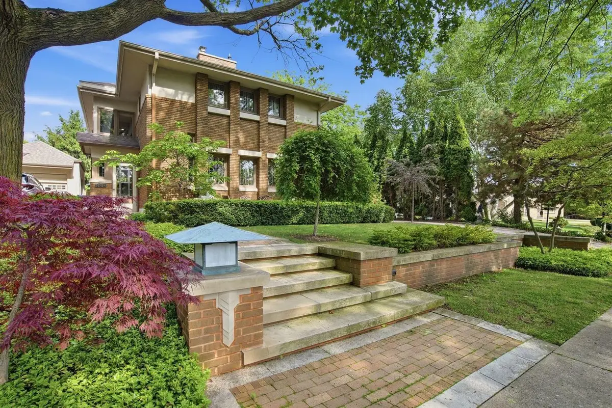 3934 N Harcourt PLACE, Shorewood, WI 53211 - #1
