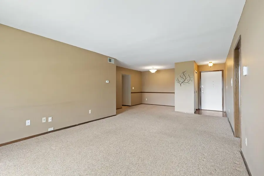 3609 N Tucker PLACE #205, Milwaukee, WI 53222 - #3