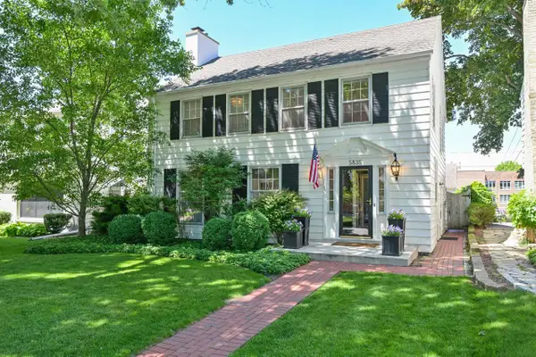5835 N Lake DRIVE, Whitefish Bay, WI 53217