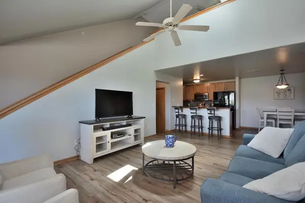 2955 W Drexel AVENUE #414, Franklin, WI 53132