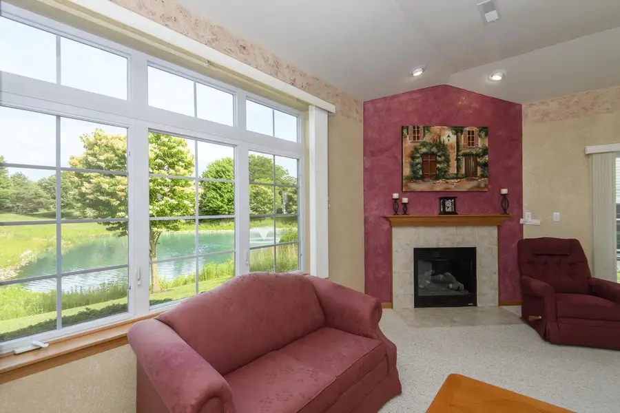 5394 S Butterfield WAY, Greenfield, WI 53221 - #2