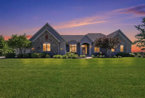 7306 S Stone Hedge DRIVE, Franklin, WI 53132