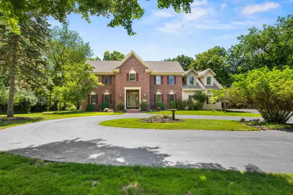 W310N6685 Caddy COURT, Hartland, WI 53029