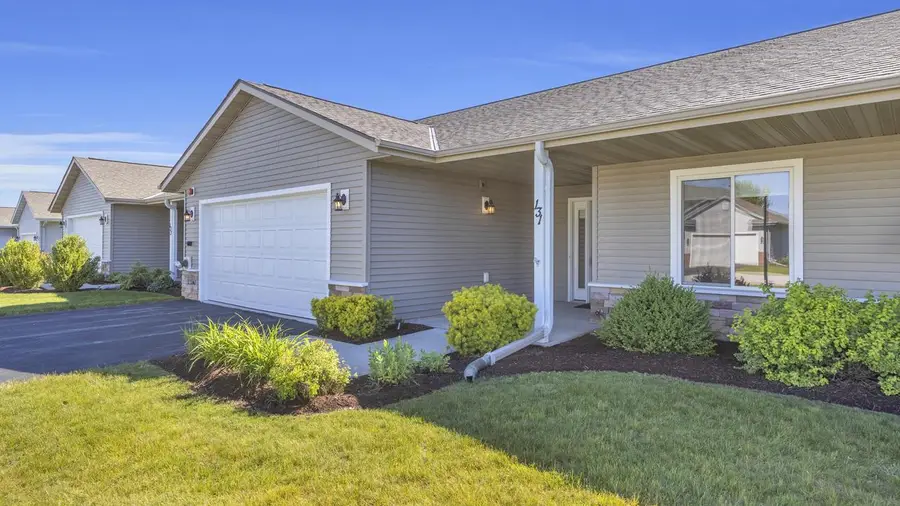 131 Sarahs WAY, Sheboygan Falls, WI 53085 - #2