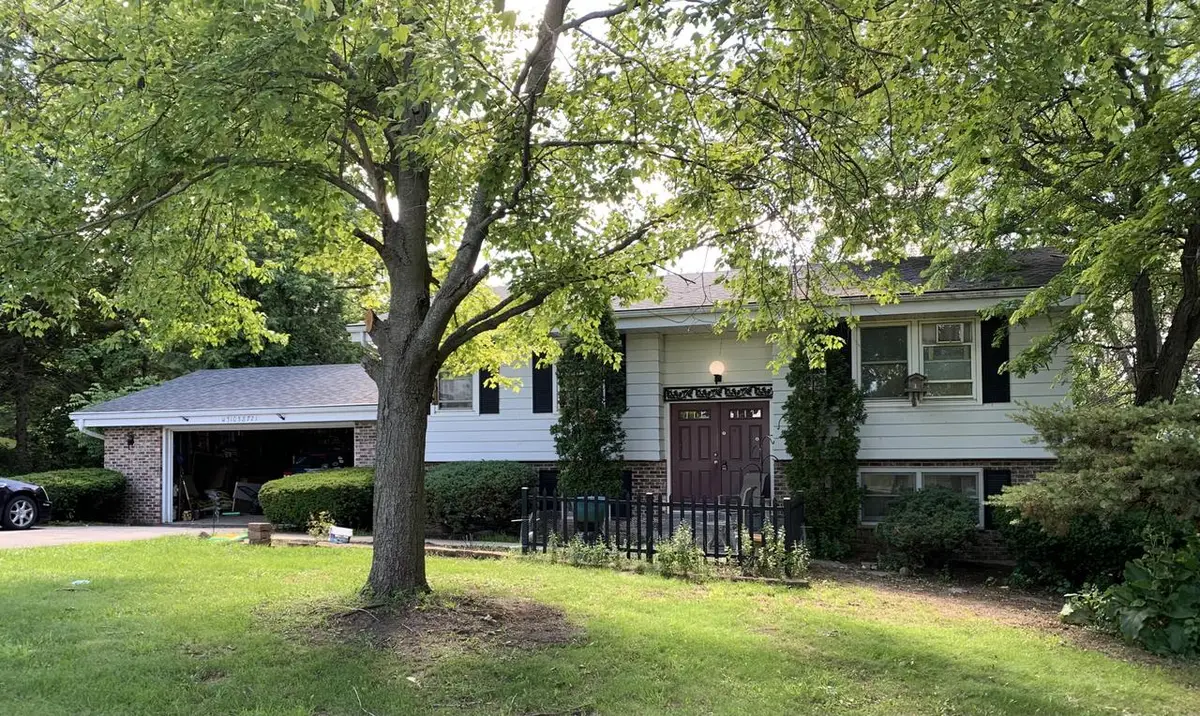 W310S8721 Casper DRIVE, Mukwonago, WI 53149 - #1