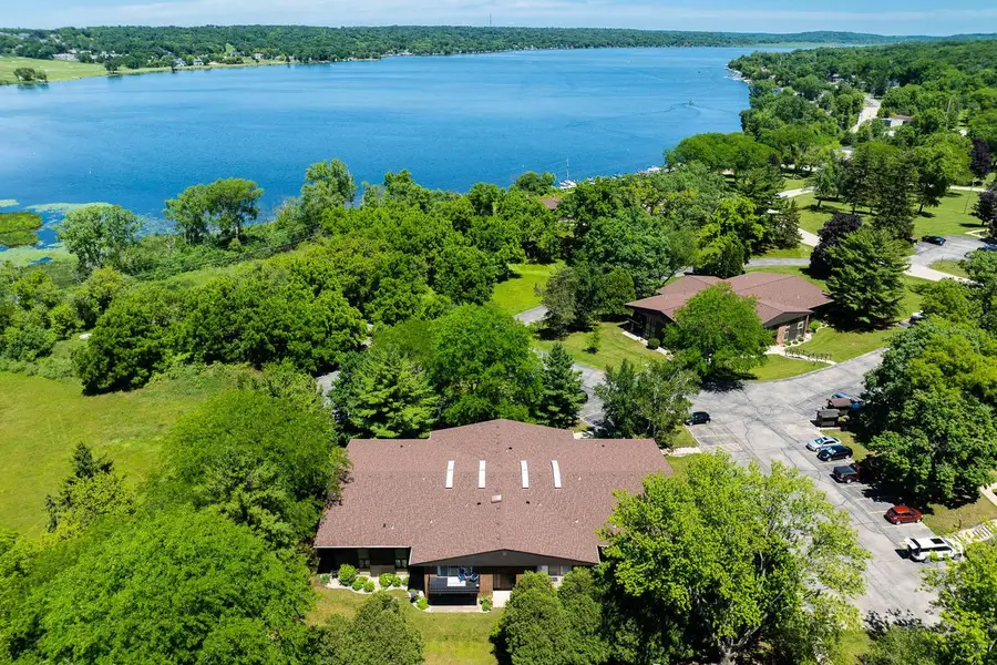 22 Zurich COURT #22-06, Lake Geneva, WI 53147 - #2