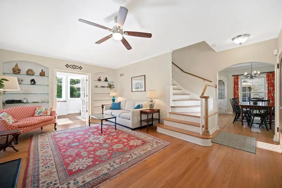 4652 N Wildwood AVENUE, Whitefish Bay, WI 53211 - #2