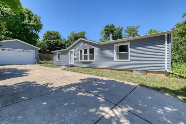 2451 S 92nd STREET, West Allis, WI 53227