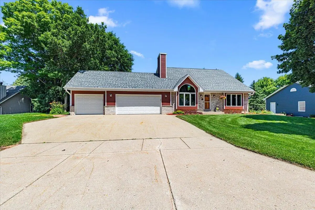 8370 W Hillsdale DRIVE, Franklin, WI 53132 - #1