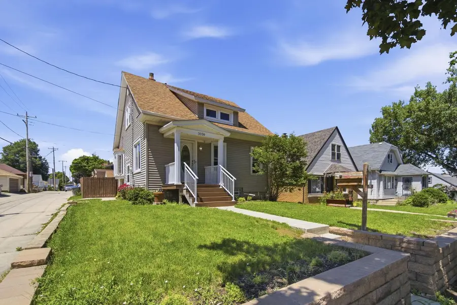 3059 S 40th STREET, Milwaukee, WI 53215 - #2